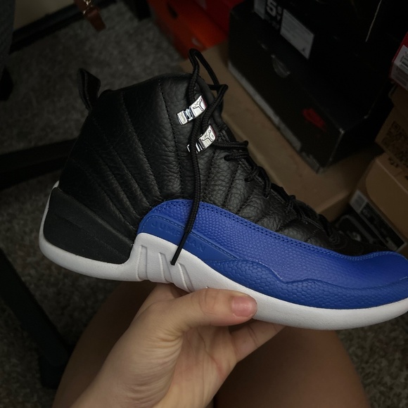 jordan 12/hyper royal - Picture 1 of 4